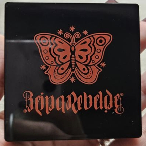 🧜‍♀️ Sirena Wet & Dry Eyeshadow Palette - Picture 6 of 9